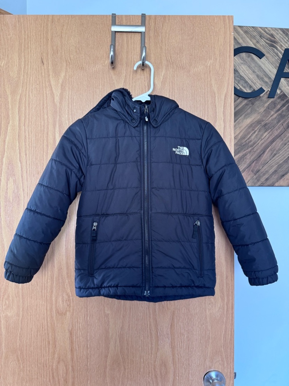 The North Face Black Fur-Lined Puffer Hooded Jacket, Boys’ S (7/8)